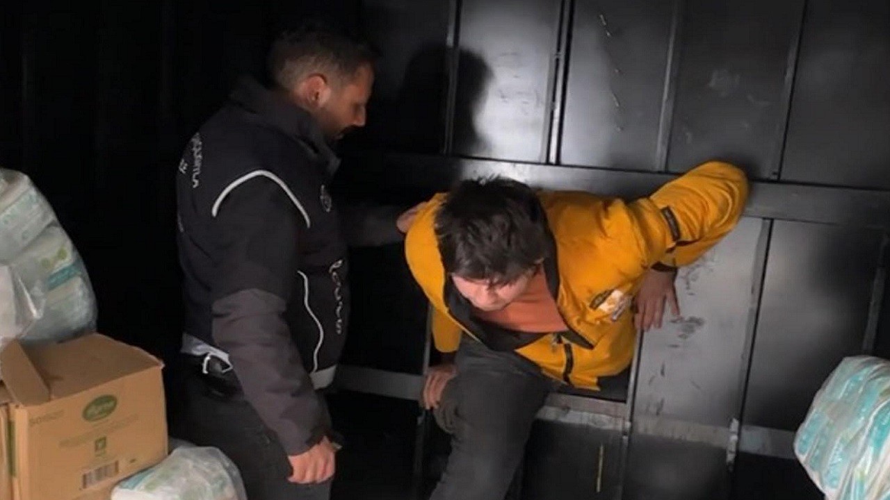 Gizli bölmeden 9 kişi çıktı!