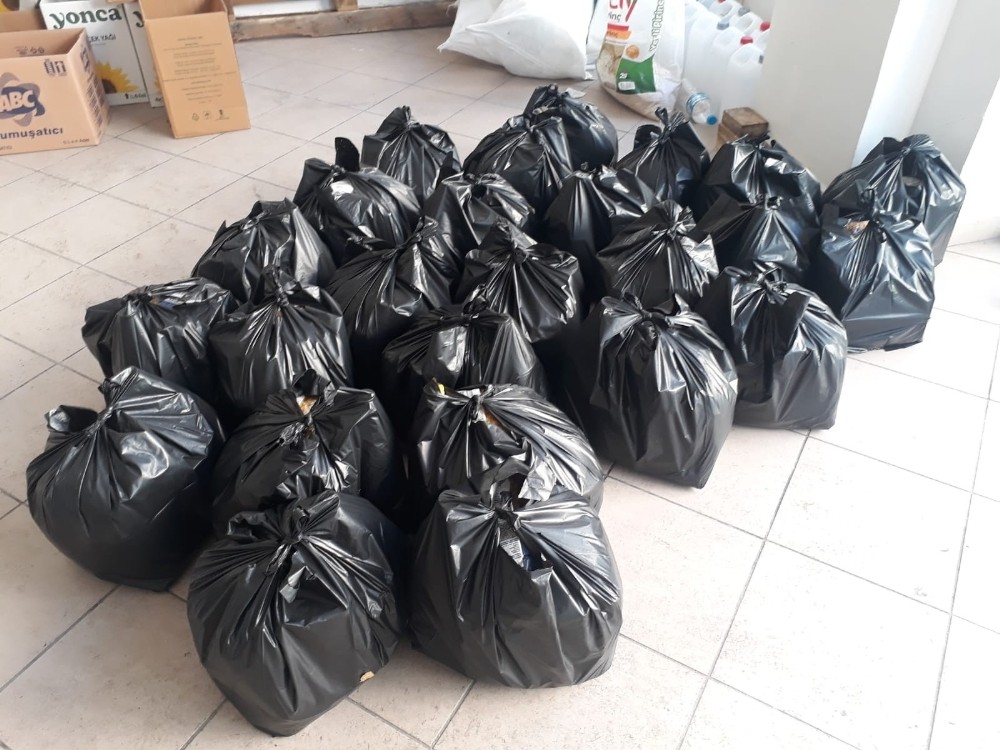 Gizli hayırseverler her hafta 30 aileyi sevindiriyor 