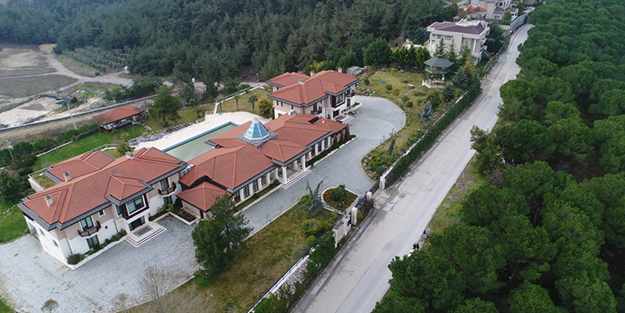 Gizli tanık bir bir anlattı! İşte FETÖ’nün sarayı