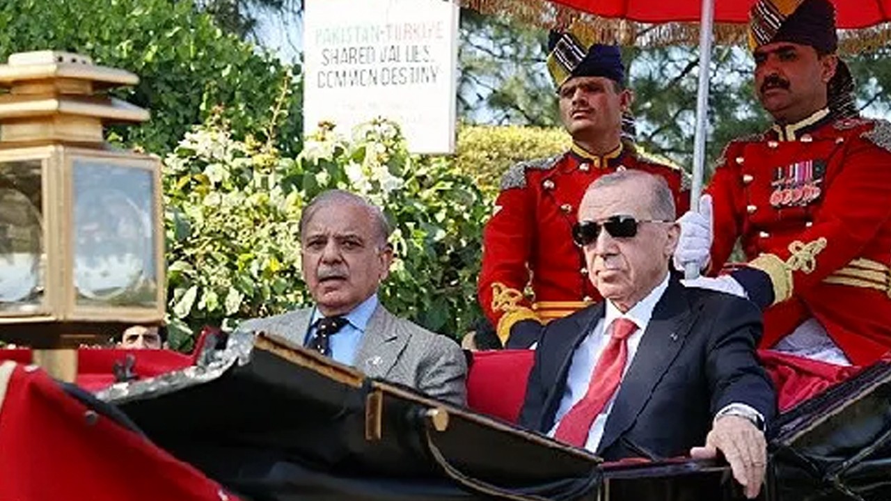 GKRY gazetesinden küstah manşet! Hadlerini aştılar... Başkan Erdoğan'ı hedef aldılar...