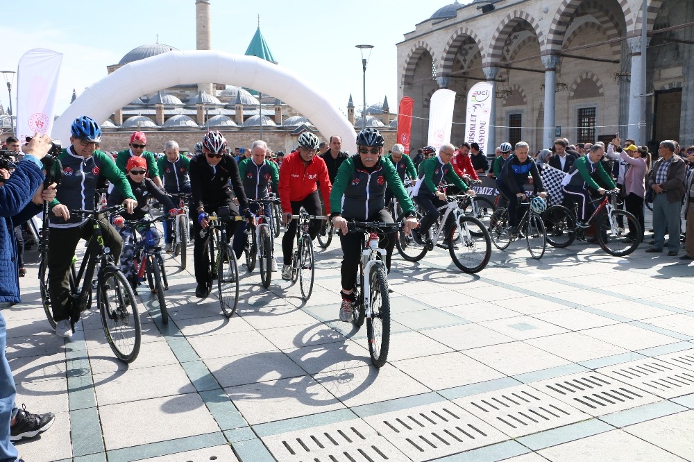 Glokoma dikkat çekmek için pedal çevirdiler 