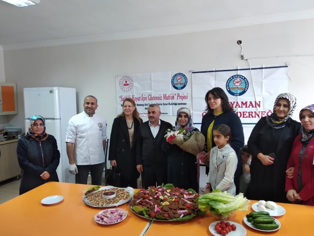 Glütensiz mutfak eğitimleri devam ediyor 