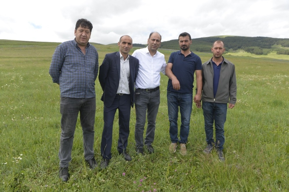 Göçerlerin Ardahan’a alınmaması kararına destek 