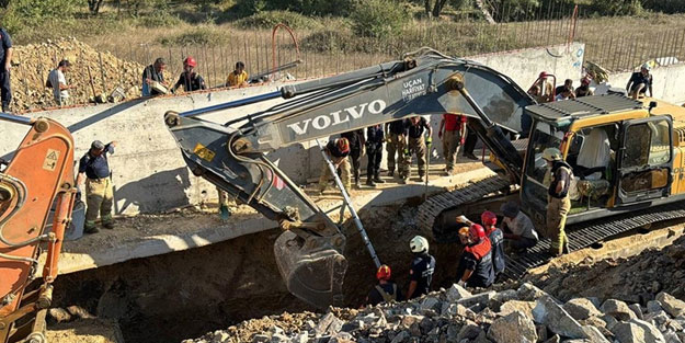 Göçük altında kalan iki işçi hayatını kaybetti