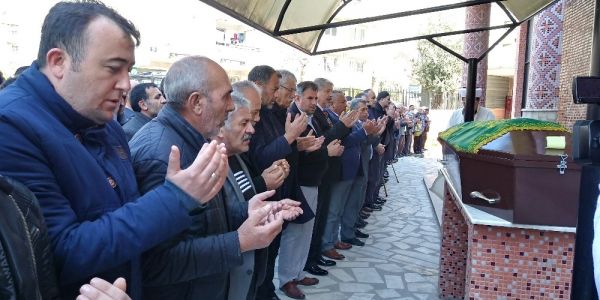 Göçük altında kalan işçi son yolculuğuna uğurlandı