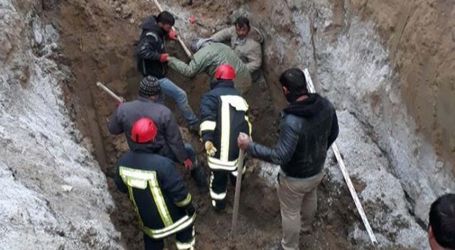 Göçük altındaki iki itfaiyeci kurtarıldı