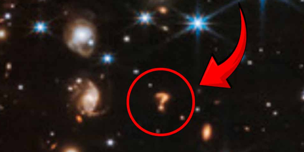 Gökbilimciler uzayın derinliklerinde tuhaf şekiller tespit etti: Soru işareti gerçek mi? İnsanın içini ürperten keşif