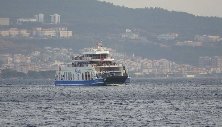Gökçeada ve Bozcaada feribot seferleri iptal edildi