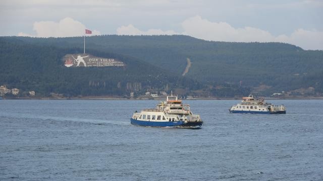 Gökçeada ve Bozcaada feribot seferlerine fırtına engeli