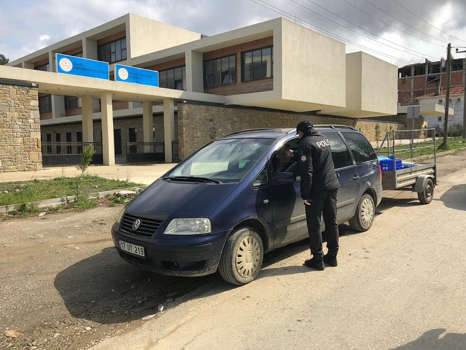 Gökçeada’ya girişlerde yolcuların ateşi ölçülüyor 