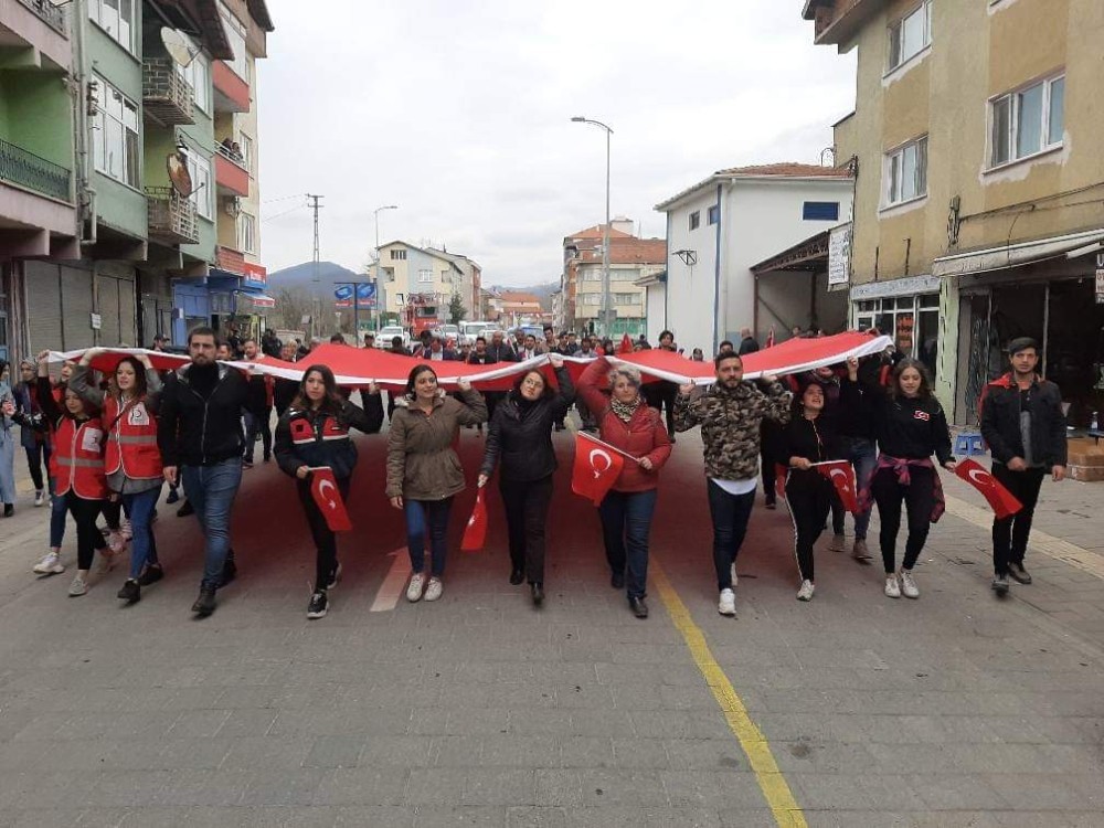 Gökçebey MYO öğrencileri şehitler için yürüdü 