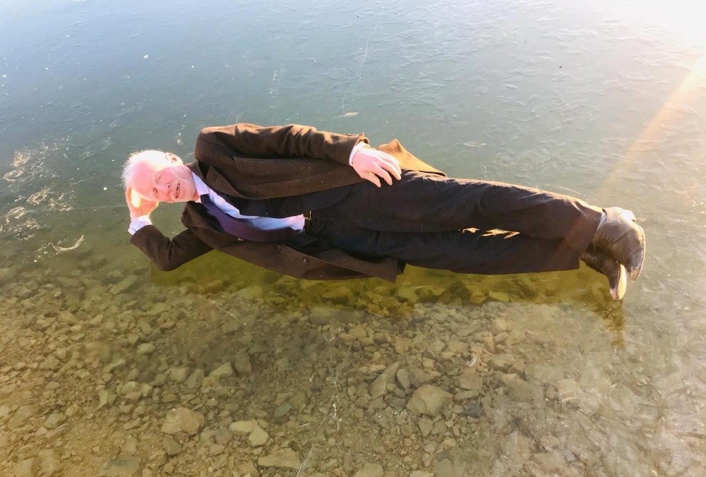 Gökçedere Gölü dondu, vatandaşlar hatıra fotoğrafı çektirdi 