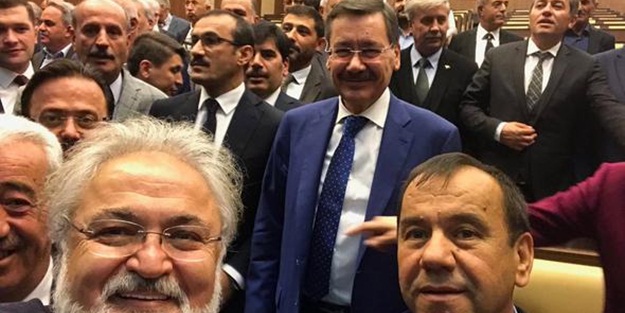 Gökçek AK Partililer ile vedalaştı