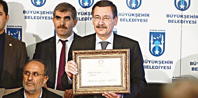 Gökçek mazbatasını aldı