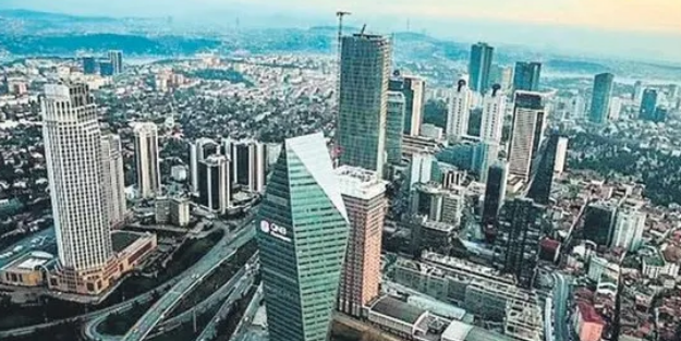 Gökdelenler şehri yakıyor