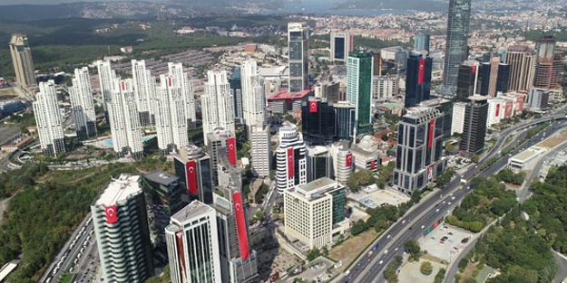 Gökdelenlerdeki dev Türk Bayrakları hayran bıraktı