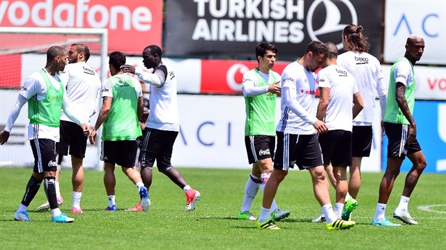 Gökhan İnler ile Adriano idmanda kapıştı