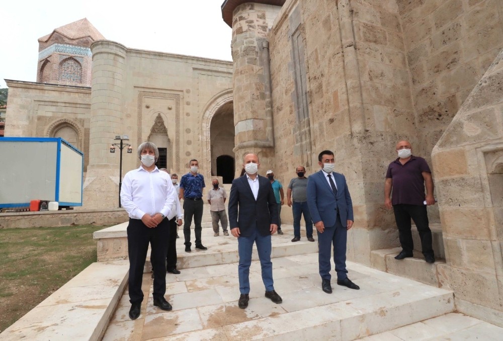 Gökmedrese Camii ile Torumtay Türbesi’ndeki restorasyon tamamlandı 