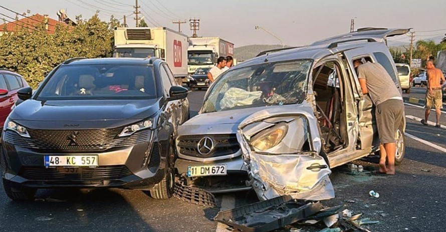 Gökova-Köyceğiz karayolunda kaza: Çok sayıda yaralı var