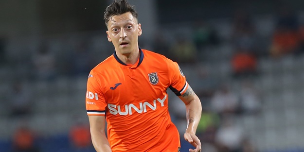 Göksel Gümüşdağ açıkladı! Mesut Özil futbolu bırakıyor mu?