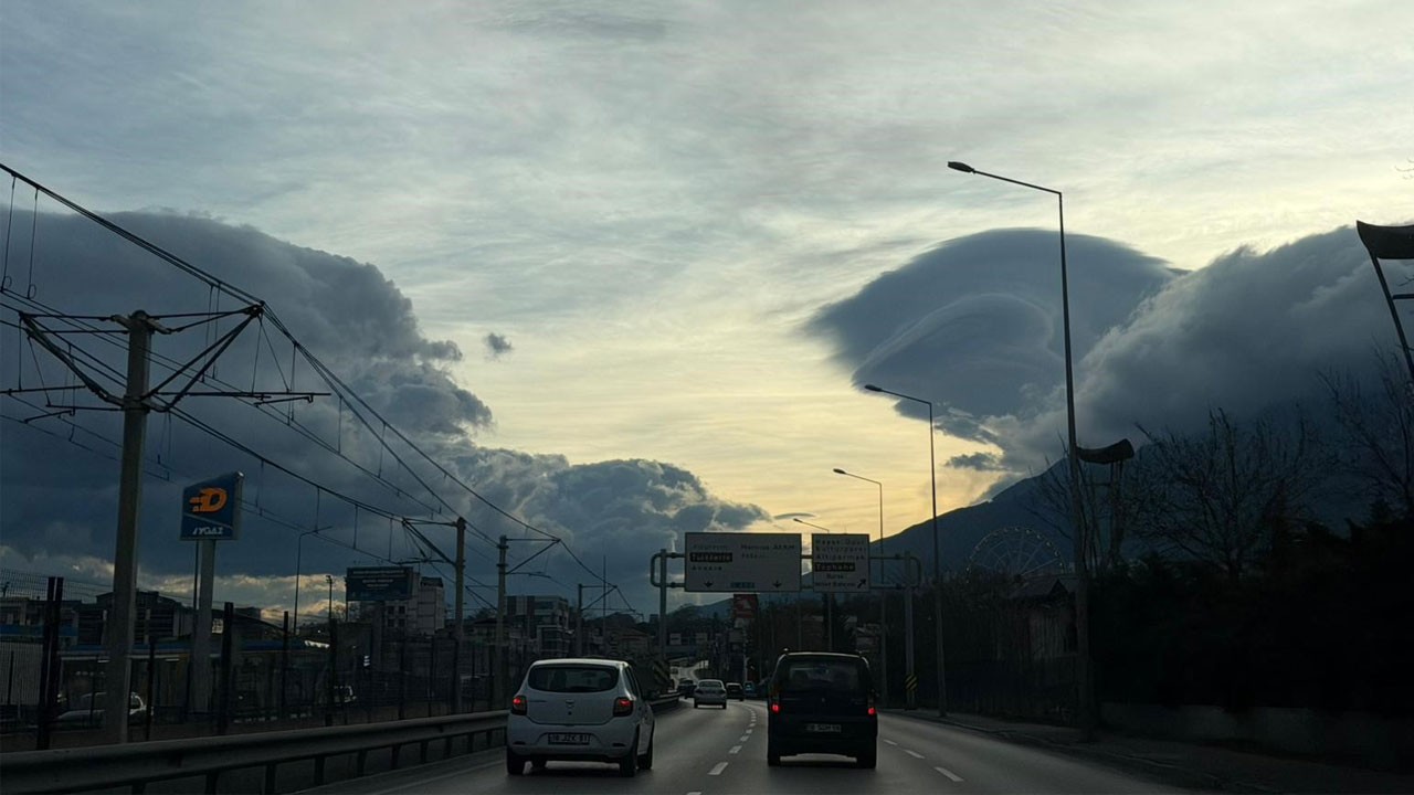 Gökyüzünde alışılmadık görüntü!