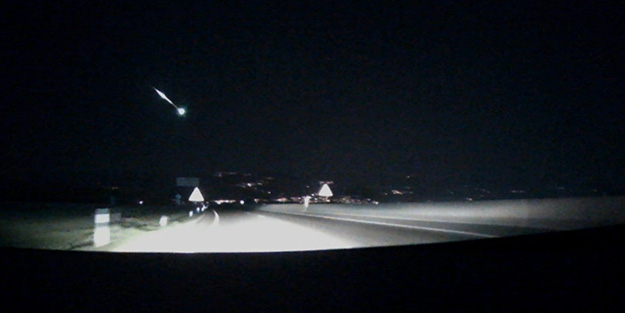 Gökyüzünde görülen cisim merak uyandırdı!