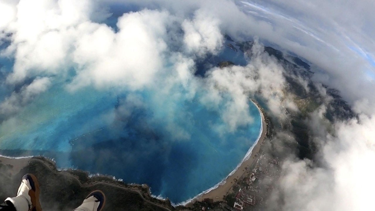 Gökyüzünde nefes kesen manzara! Ölüdeniz’de renklerin dansı