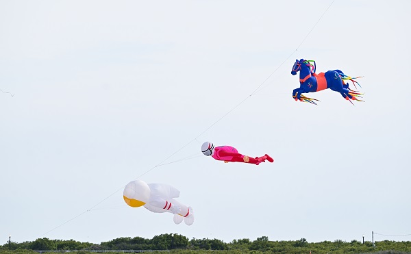 Gökyüzünde renk cümbüşü