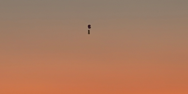 Gökyüzündeki belirsiz cisim polisi harekete geçirdi