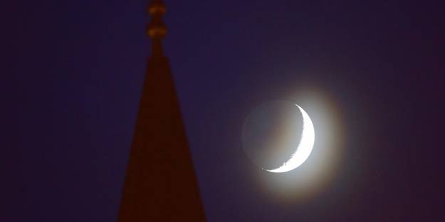 Gökyüzündeki 'hilal' mest etti!