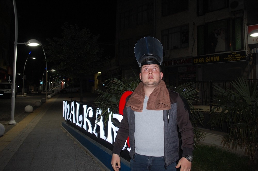 Gökyüzündeki sıralı ışıkları ilk kez gören gençler o anları anlattı 
