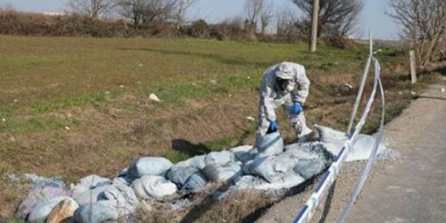 Göl havzasında tehlike! 60 çuval atığın zehirli olduğu tespit edildi