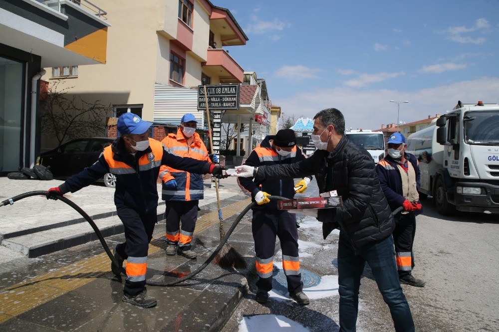 Gölbaşı Belediye Başkanı Şimşek: “Kimseyi ekmeksiz ve susuz bırakmayacağız