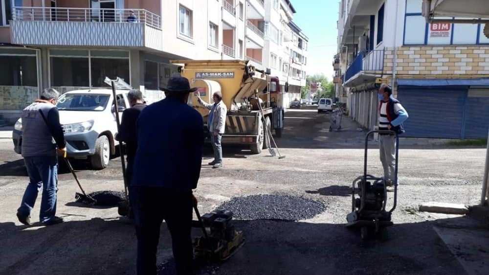 Gölbaşı Belediyesi asfalt çalışmaları devam ediyor 