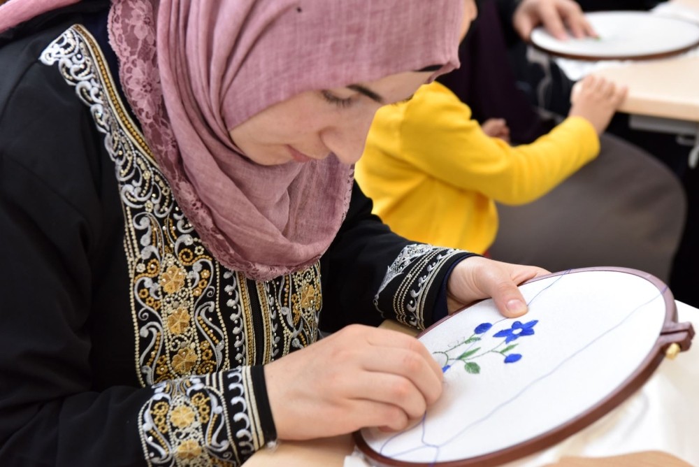 Gölbaşı Belediyesi’nden kadınlara el sanatı desteği 