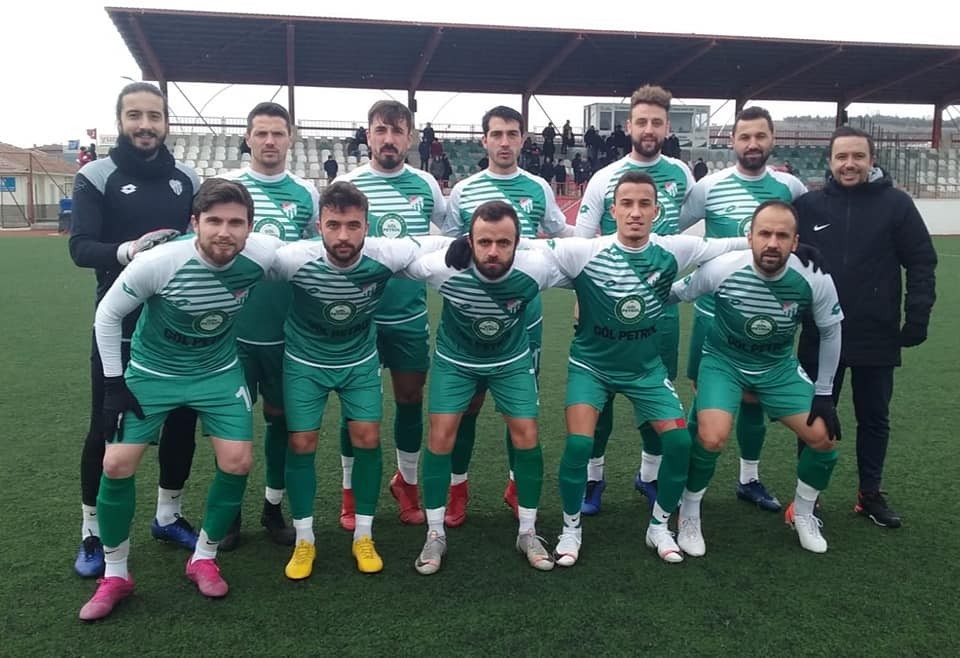 Gölbaşı Belediyespor, sahasında Nallıhan 1864 Spor’u 2-1 mağlup etti. 