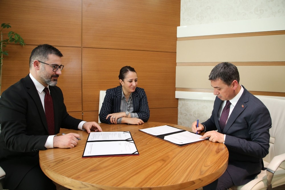 Gölbaşı’na yapılacak 32 derslikli okulun protokolü imzalandı 