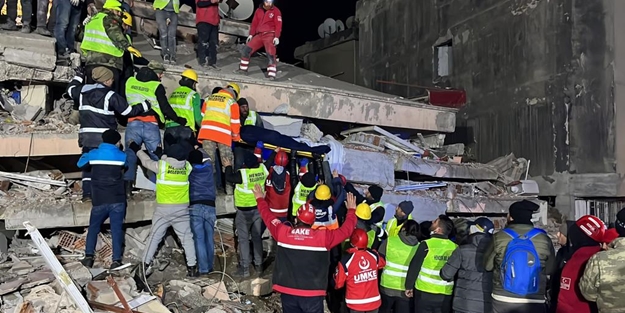 Gölcük depreminde enkazdan kurtuldu... Kahramanmaraş'ta afetzedelerin imdadına koştu