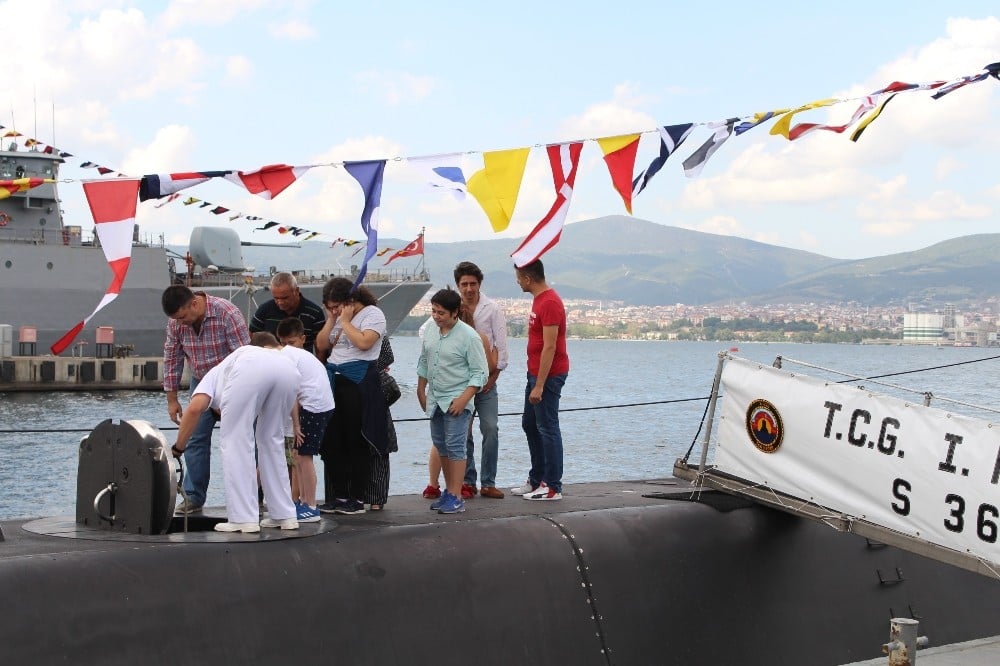 Gölcük Donanması gemileri 30 Ağustos ziyaretçilerine açıldı 