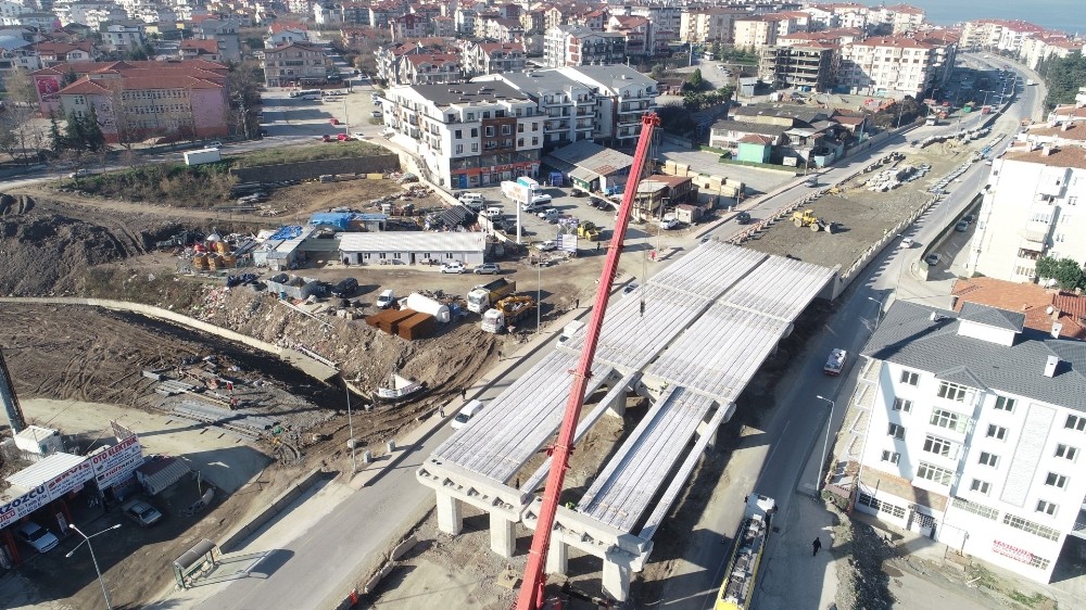 Gölcük Yüzbaşılar kavşağında çalışmalar sürüyor 