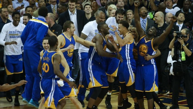Golden State Warriors evinde yendi