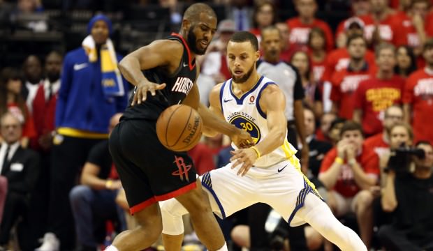Golden State'i deviren Houston avantajı aldı!