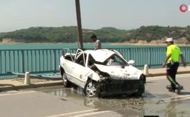 Göle düşen arabadaki aileden acı haber: Cansız bedenlerine ulaşıldı!