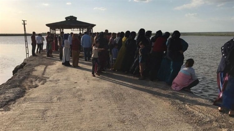 Gölete giren Suriyeli çocuk boğuldu