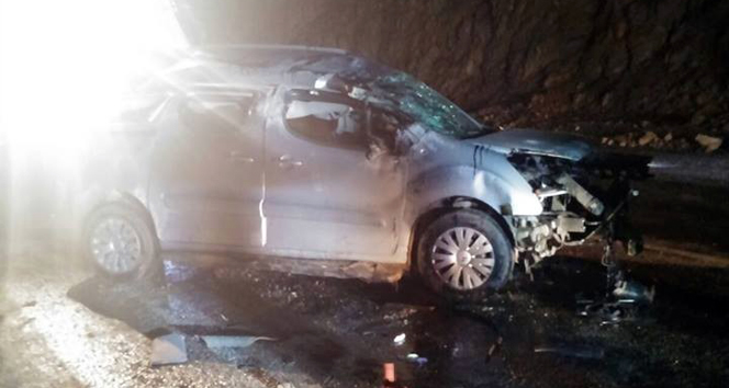 Gölpazarı'nda otomobil takla attı, 2 kişi yaralandı