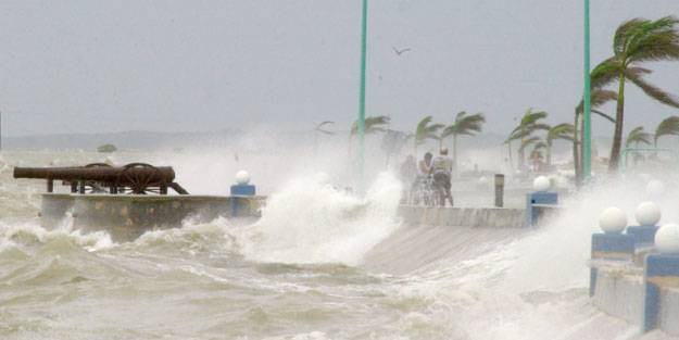 Gombe Kasırgası 300 bin aileyi elektriksiz bıraktı