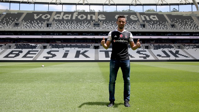 Gönül '77' numaralı formayla Arena'da