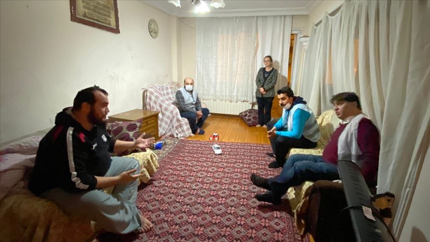 Gönül Elçileri, ihtiyaç sahiplerine gıda ve hijyen kolisi dağıttı