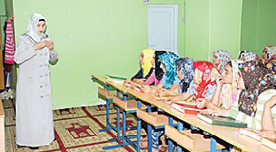 Gönül gözüyle Kur’an eğitimi veriyor