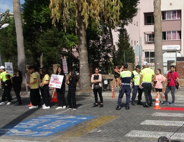Gönüllü okul trafik görevlileri geliyor!